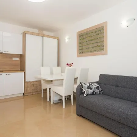 Apartment Beautiful In Podgrade With Jacuzzi *